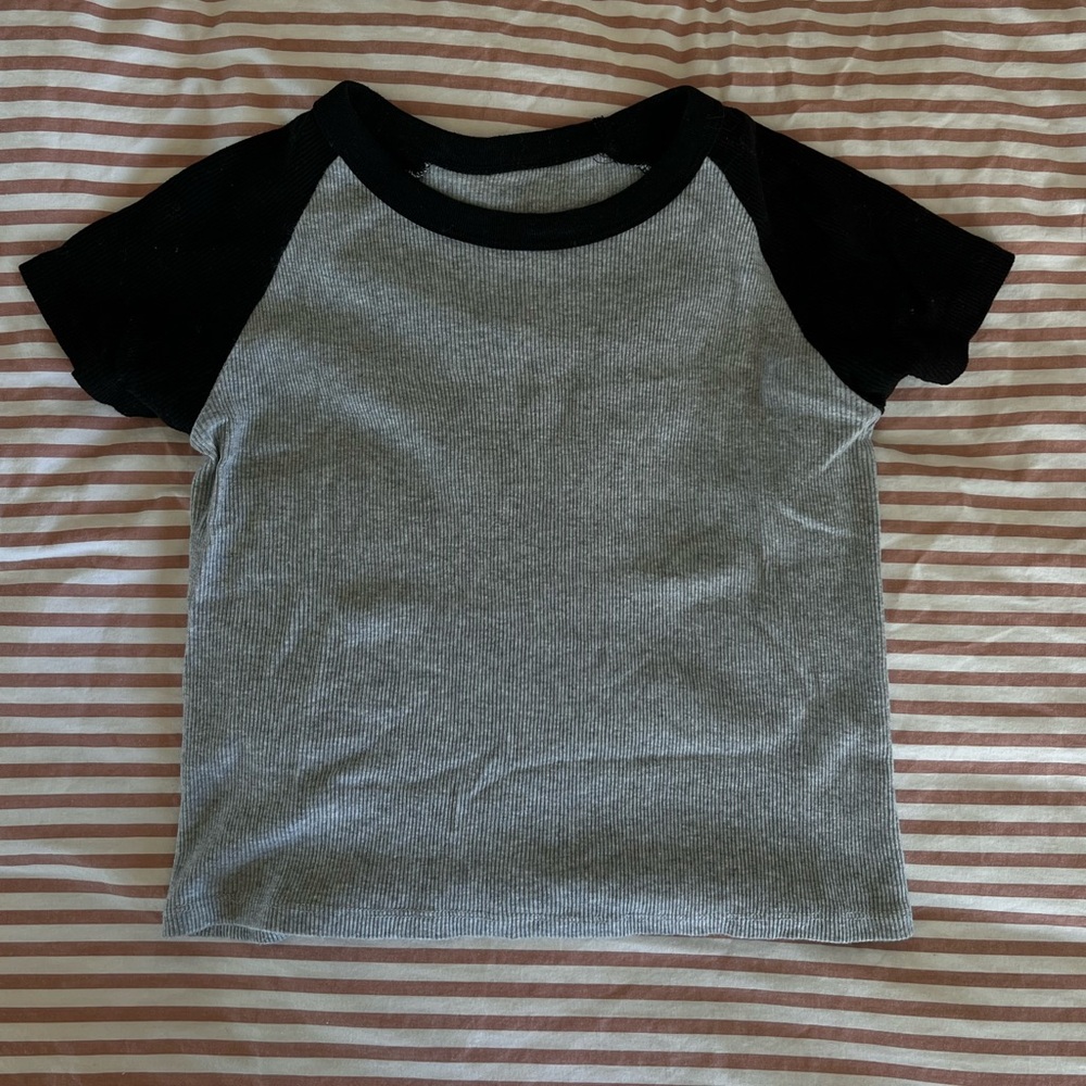 Brandy Melville John Galt Ribbed Crop Baseball Tee in Grey & Black